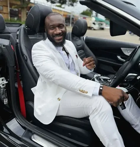 Zack Mwekassa dévoile son nouveau single «Calme le jeu » : un retour qui confirme son talent multiple